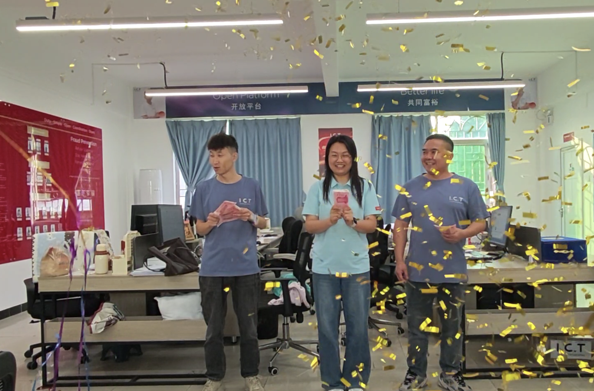 M&aacute;quina TIC SMT: gran pedido