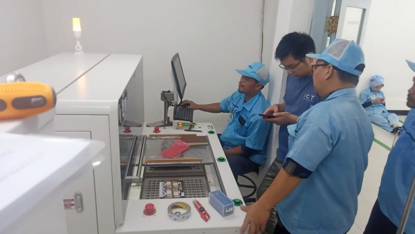 I.C.T Soporte técnico para la máquina de enrutadores PCBA en Indonesia.