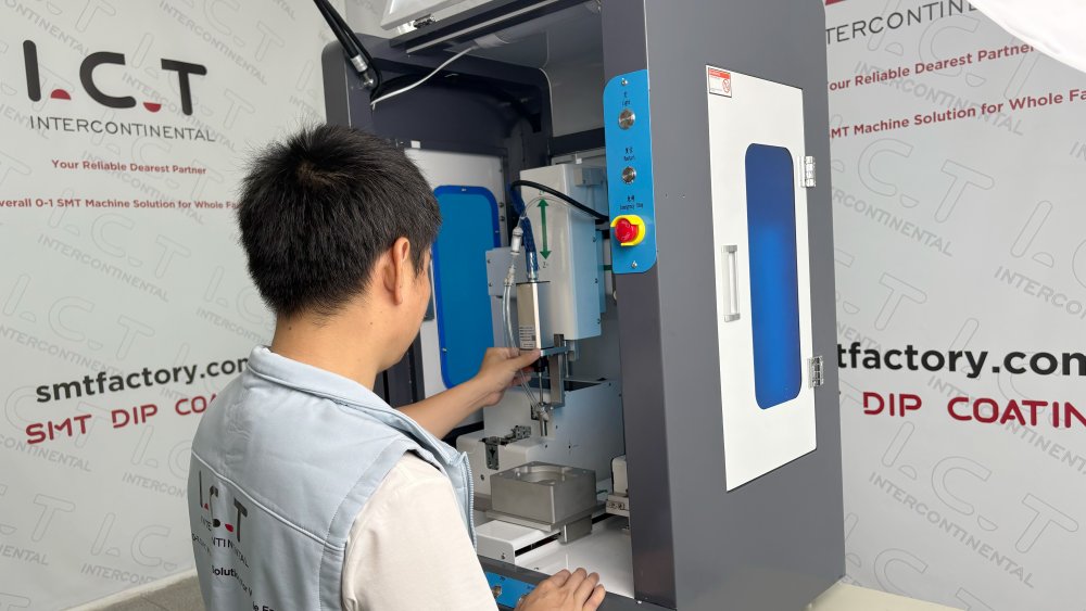 Robot atornillador SCR300.jpg