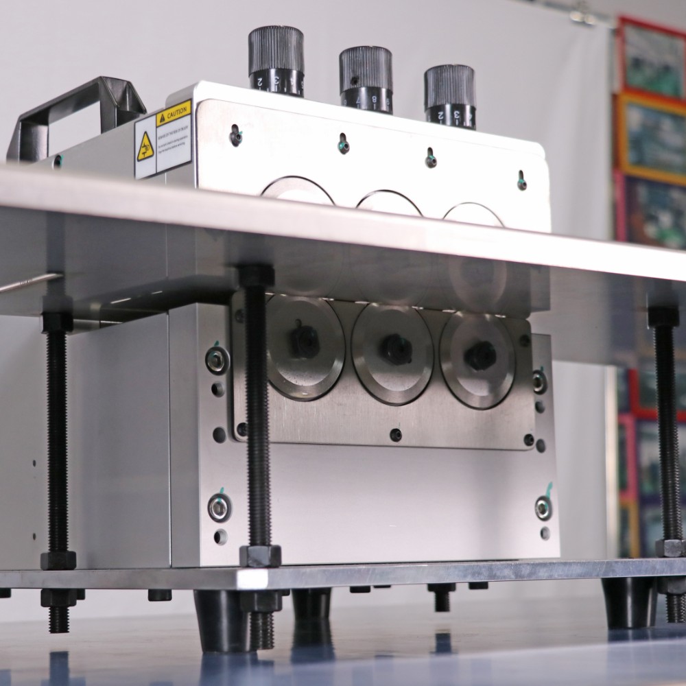 I.C.T-LS1200 | LED Separador PCB Máquina de corte en V