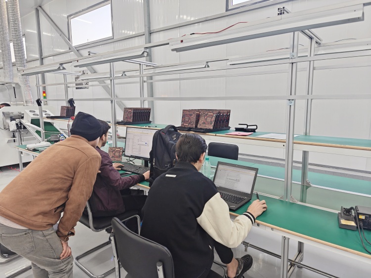 Instalaci&oacute;n in situ y formaci&oacute;n t&eacute;cnica en Uzbekist&aacute;n