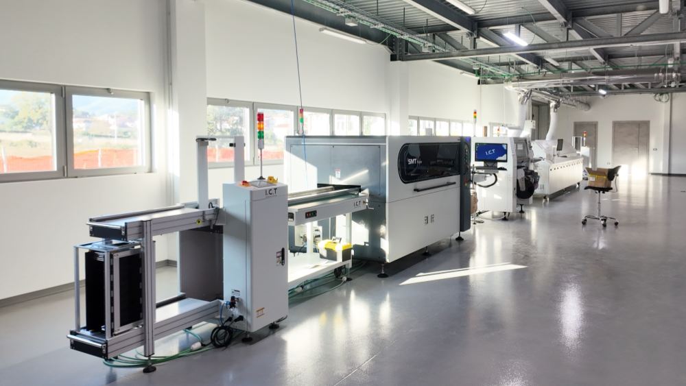 I.C.T LED L&iacute;nea de producci&oacute;n de tiras en Italia 02.jpg