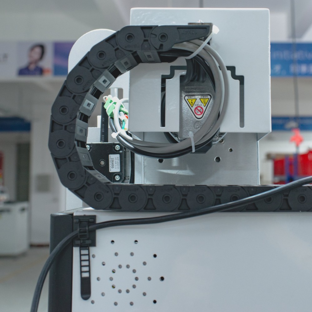 I.C.T | Robot de soldadura automático de escritorio de 5 ejes