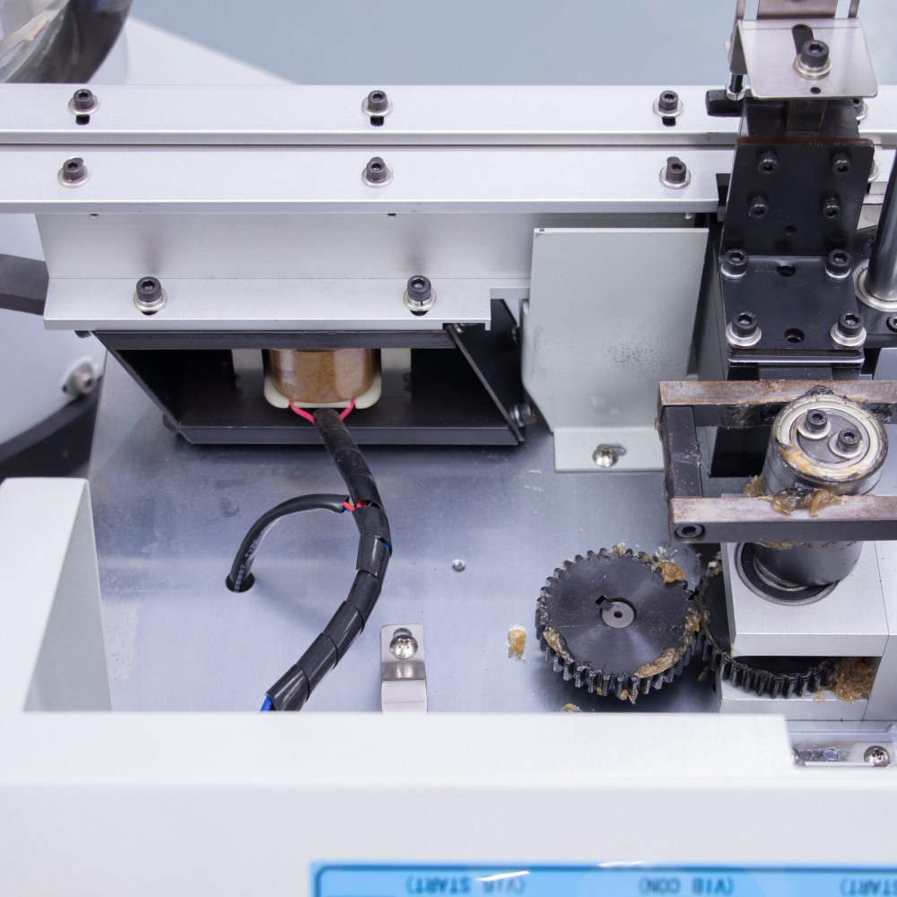 I.C.T | Máquina automática de corte de plomo para componentes
